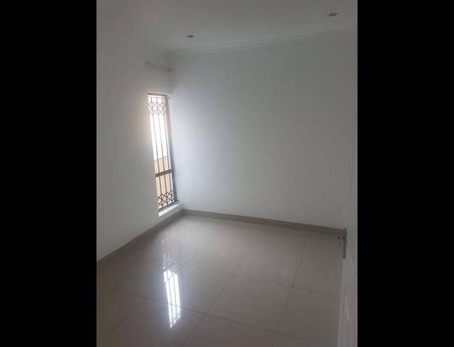 3 BEDROOM PROPERTY TO RENT IN OVERPORT